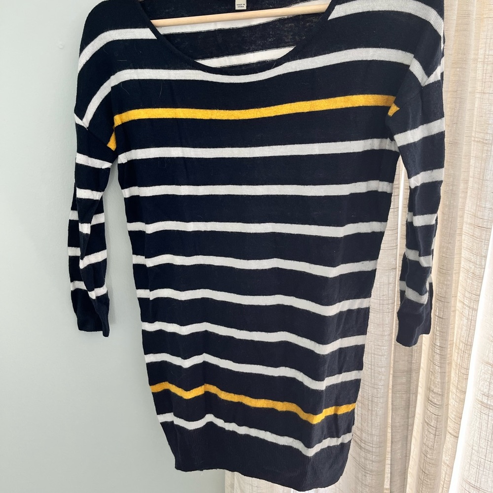 ♥️4/$30 Light sweater